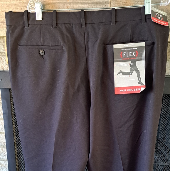 Van Heusen Other - Van Heusen New With Tags Men's Black Straight Fit Stretch Waist Size 40 by 30